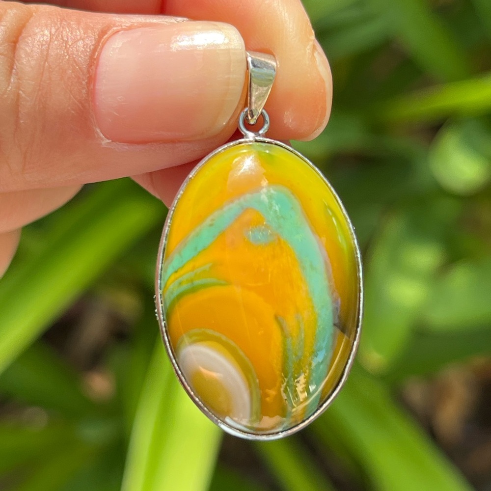 Silver plated yellow agate pendant 0254